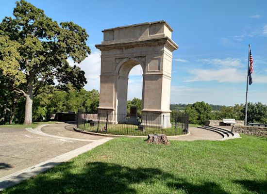 kansas/kansas-city/attraction/rosedale-memorial-arch