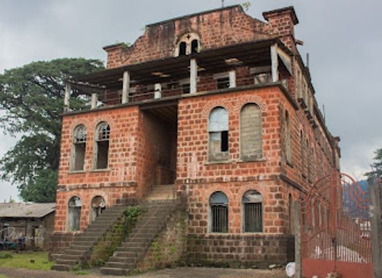 sierra-leone/john-obey-beach/attraction/old-fourah-bay-college