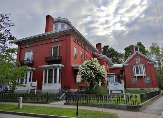 maine/brunswick/attraction/skolfield-whittier-house