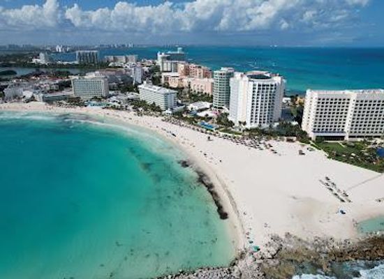 mexico/cancun/attraction/playa-gaviota-azul