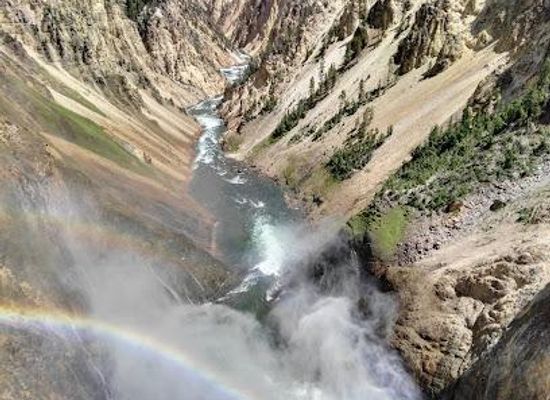 montana/yellowstone-national-park/attraction/canyon-village