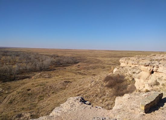 kansas/monument-rocks/attraction/point-of-rocks