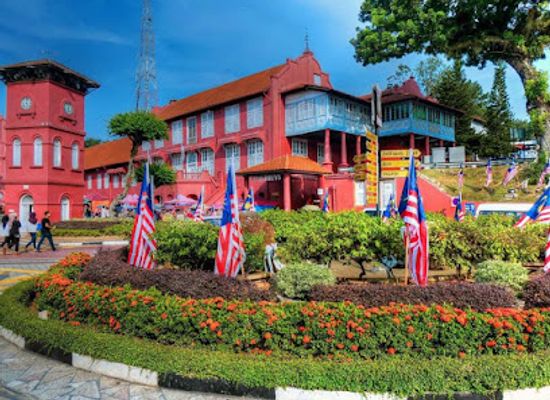 malaysia/malacca/taman-melaka-raya/attraction/upside-down-house-melaka-rumah-terbalik-melaka
