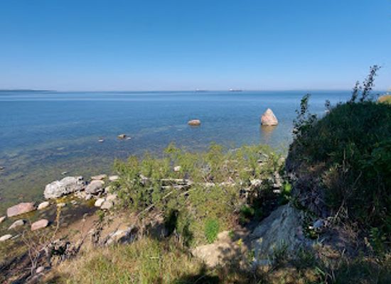 estonia/estonian-islands/attraction/mustkivi