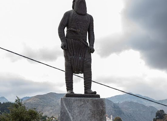 greece/chania/platanias/attraction/statue