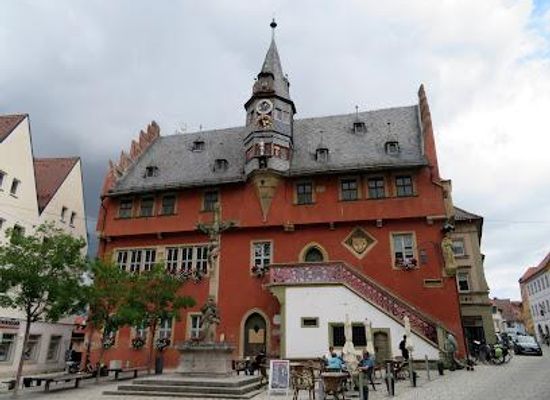germany/rothenburg-ob-der-tauber/attraction/weber-altes-rathaus