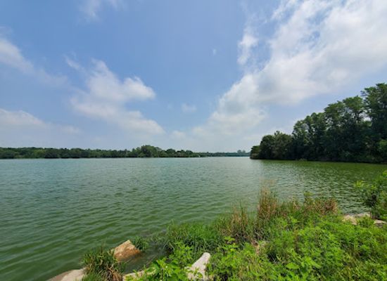 nebraska/republican-river-valley/attraction/standing-bear-lake