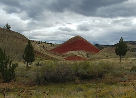 oregon/painted-hills/attraction/painted-hills-and-john-day-fossil-beds