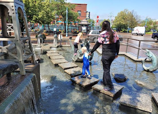 minnesota/duluth/attraction/fountain-of-the-wind