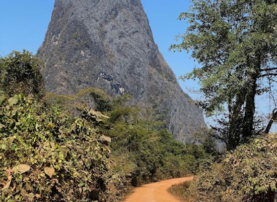laos/khammouane-province/attraction/tham-mai-moun