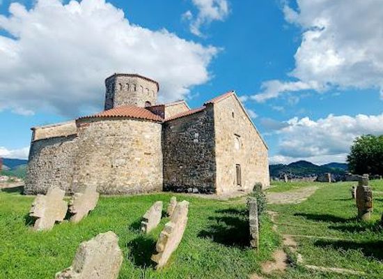 kosovo/dukagjin/attraction/church-of-the-holy-apostles-peter-and-paul