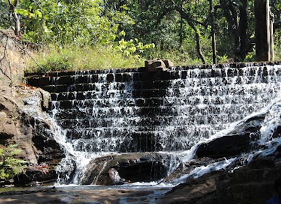 india/madhya-pradesh/attraction/bee-falls