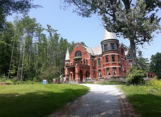 vermont/killington-ski-area/attraction/wilson-castle