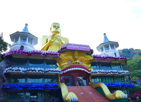 sri-lanka/kurunegala-district/attraction/dambulla-royal-cave-temple-and-golden-temple