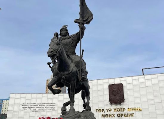 mongolia/bogd-khan-mountain/attraction/chingunjav-statue