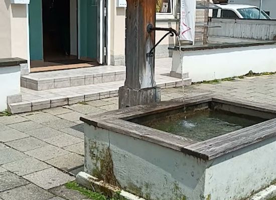 germany/bavarian-alps/attraction/der-kleine-brunnen-an-der-hollentalstrasse