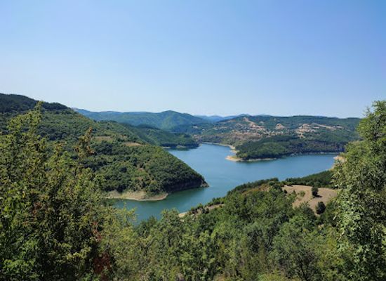 bulgaria/rhodope-mountains/attraction/utroba-womb-cave-thracian-sanctuary