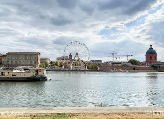 france/toulouse/attraction/place-de-la-daurade