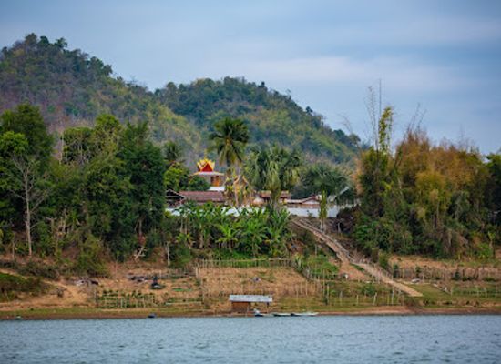 laos/phou-bia/attraction/elephant-village-sanctuary-resort