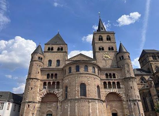 luxembourg/remich/attraction/trier-saint-peter-s-cathedral