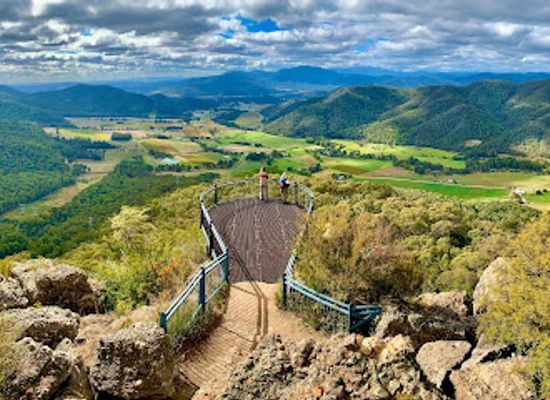 australia/high-country/attraction/powers-lookout