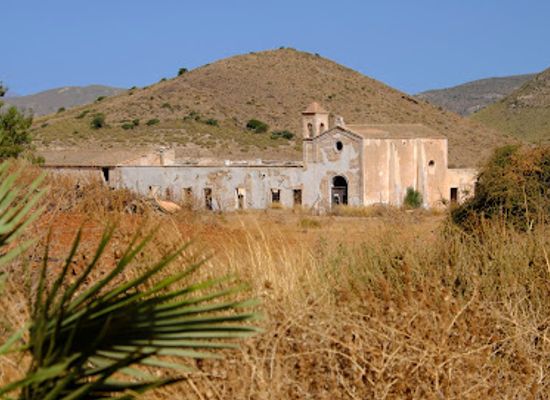spain/cabo-de-gata/attraction/cortijo-del-fraile