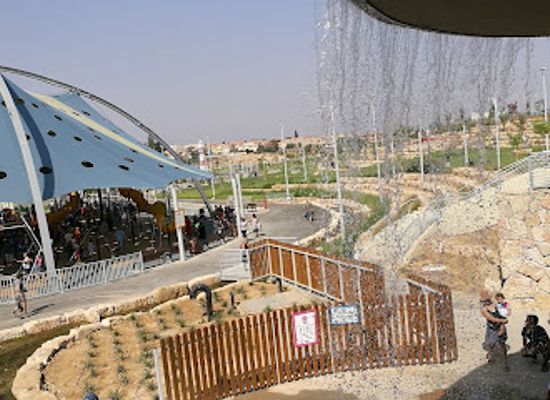 israel/negev/attraction/lunada