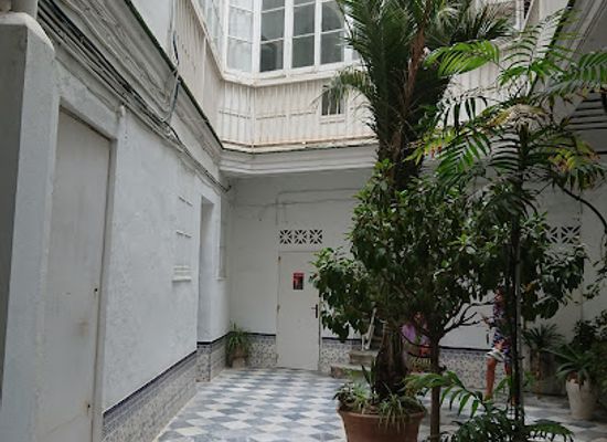 spain/cadiz/barrio-del-mentidero/attraction/catacumbas-del-beaterio