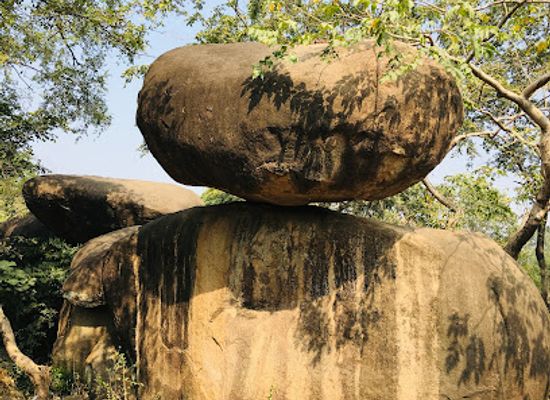 india/jabalpur/attraction/defying-gravity