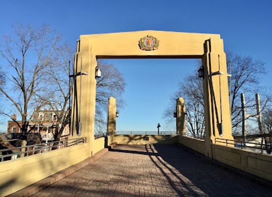 missouri/cape-girardeau/attraction/riverfront-bridge-park