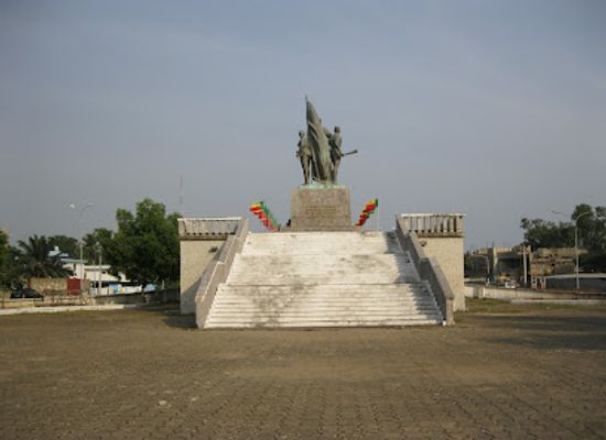 benin/atlantique/attraction/place-du-souvenir-ex-place-des-martyrs