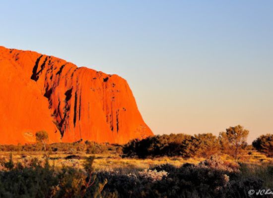 australia/red-centre/attraction/uluru-sunset-viewing-area