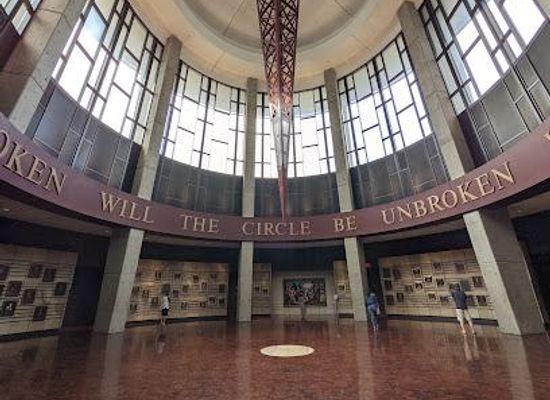 missouri/lebanon/attraction/country-music-hall-of-fame-and-museum
