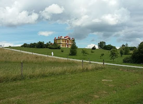 hungary/southern-transdanubia/attraction/krisna-volgy-ikkb