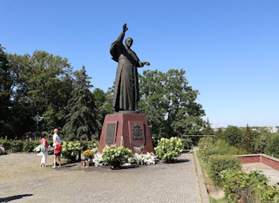poland/czestochowa/attraction/pomnik-jana-pawla-ii