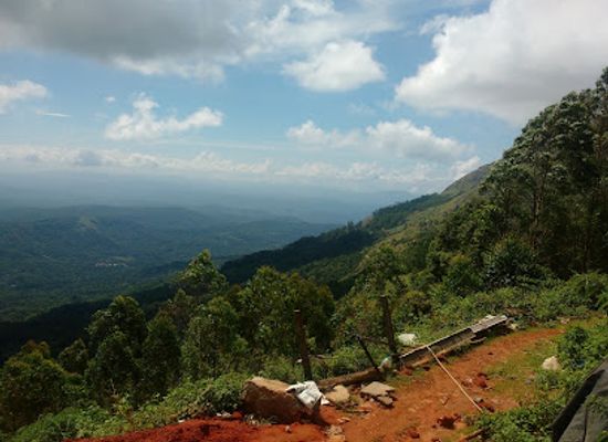 india/western-ghats/attraction/rock-cave-munnar-malayil-kallan-guha
