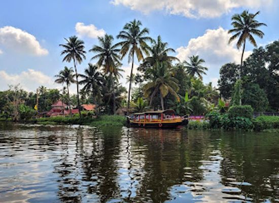 india/kerala-backwaters/attraction/backwaters