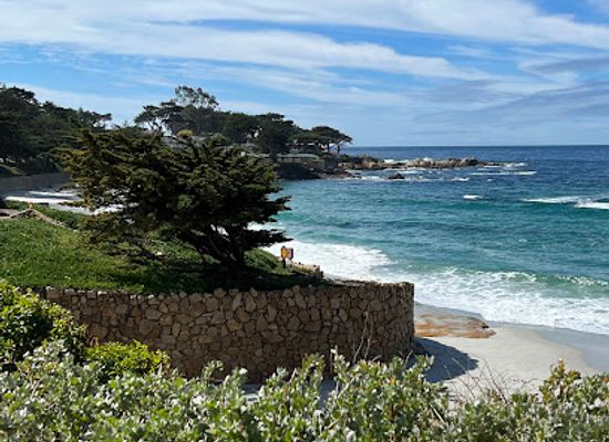 california/carmel-by-the-sea/attraction/carmel-beach-walk