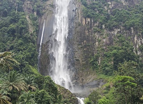 indonesia/north-sumatra/attraction/sigura-gura-waterfall