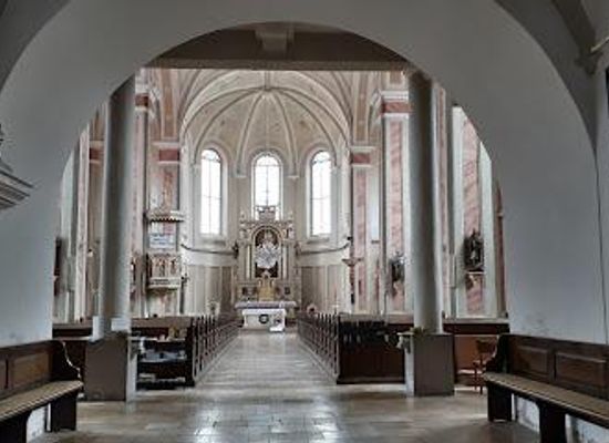 slovakia/bratislava-region/attraction/kostol-sv-stefana-krala