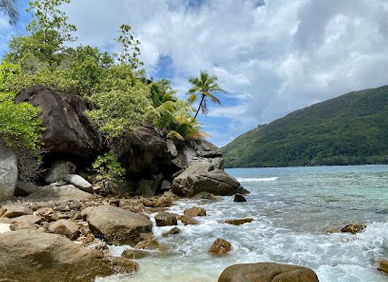 seychelles/north-island/attraction/butzel-beach
