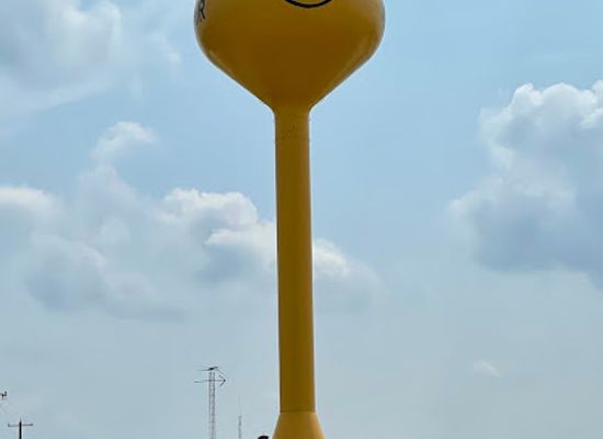 iowa/southeast-iowa/attraction/smiley-face-water-tower