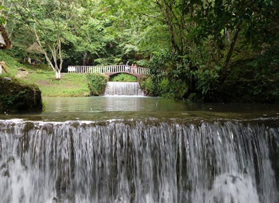 guatemala/flores/attraction/grutas-del-rey-marcos