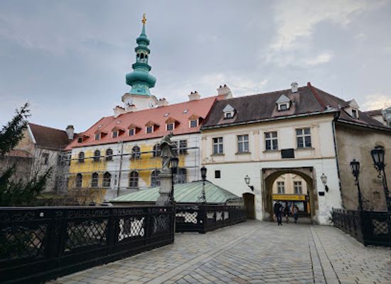 slovakia/novohrad/attraction/michael-s-gate