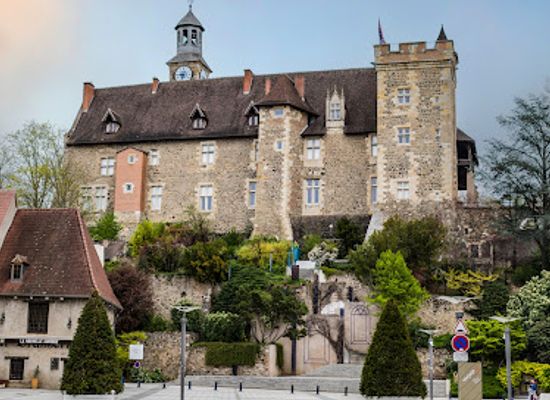 france/centre-val-de-loire/attraction/castle-of-the-dukes-of-bourbon-in-montlucon