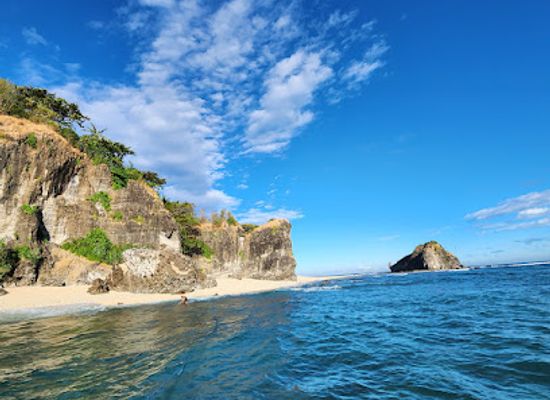philippines/anawangin-cove/attraction/camara-island