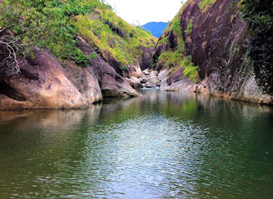 sri-lanka/badulla-district/attraction/pahanthudawa-waterfall