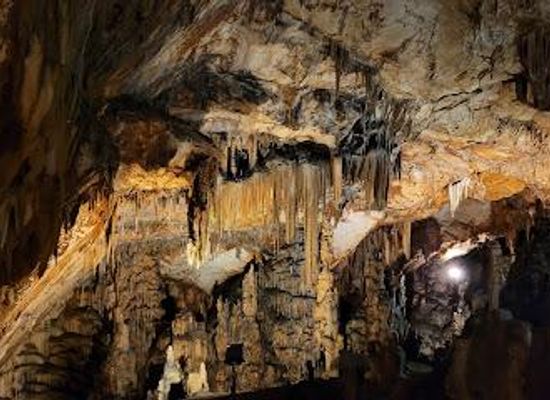 croatia/split/attraction/vranjaca-cave