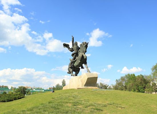 moldova/lapusna-county/attraction/suvorov-monument