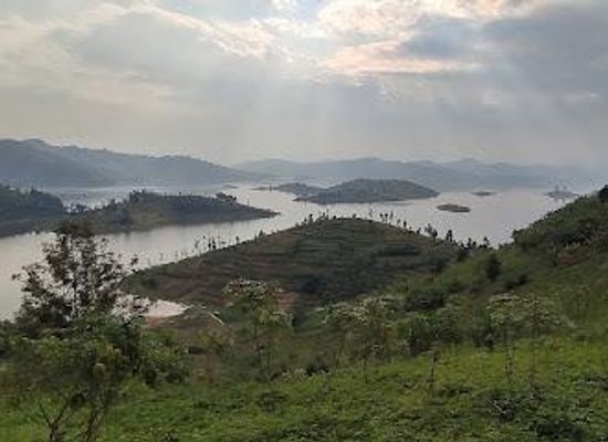 rwanda/ruhengeri/attraction/lake-ruhondo